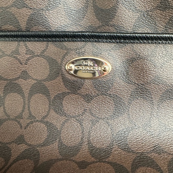 Coach Signature Purse- beautiful & great price!! - Picture 12 of 15